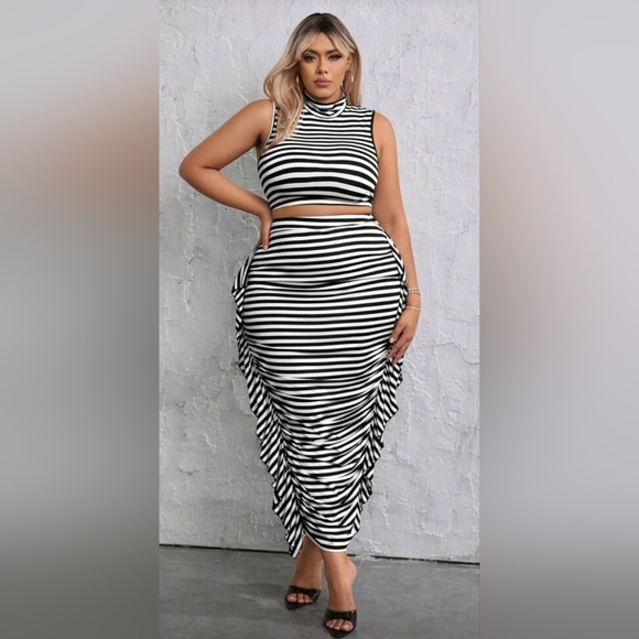 SHEIN Other - SHEIN Plus Two Piece Striped Top & Skirt